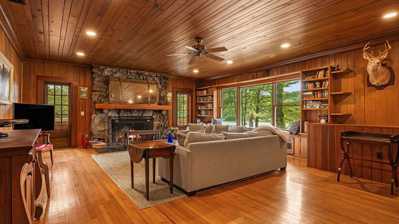 Photo of Livingroom in Tuxedo