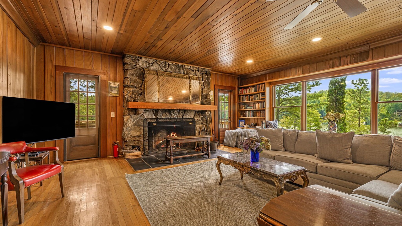 Photo of Livingroom in Tuxedo