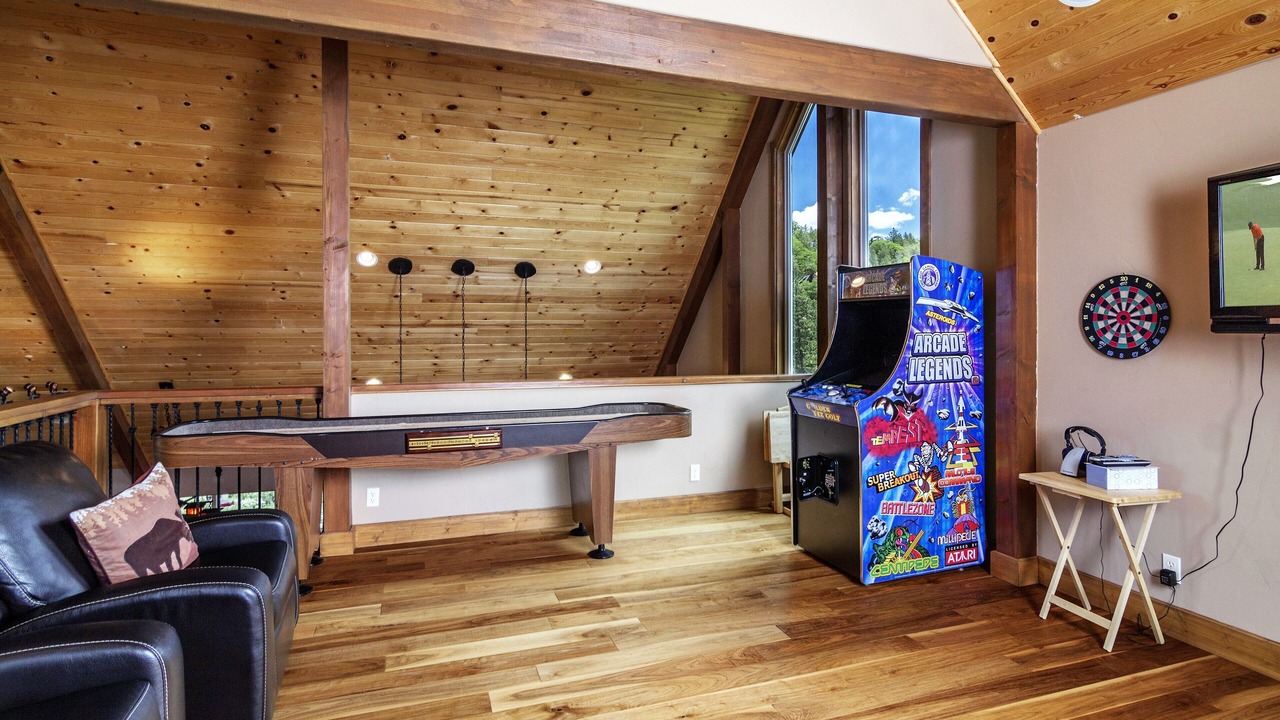Photo of Bedroom in Lake Arrowhead