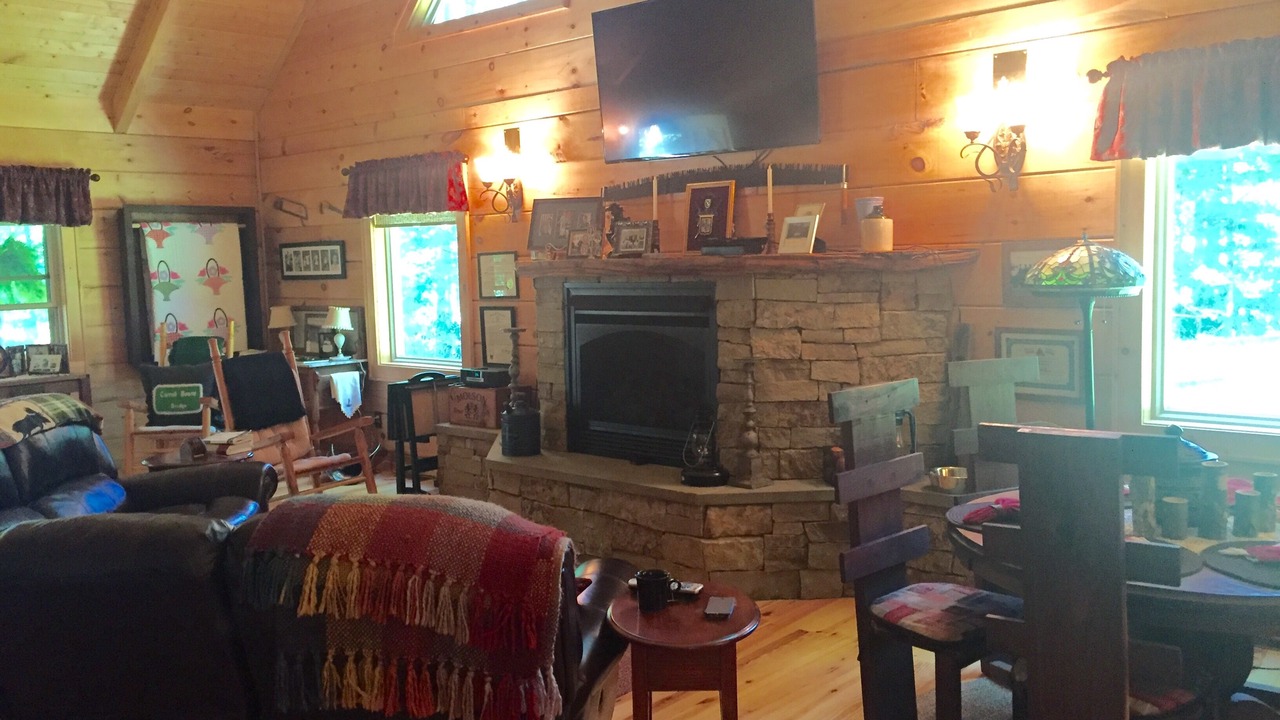 Photo of Livingroom in Roan Mountain