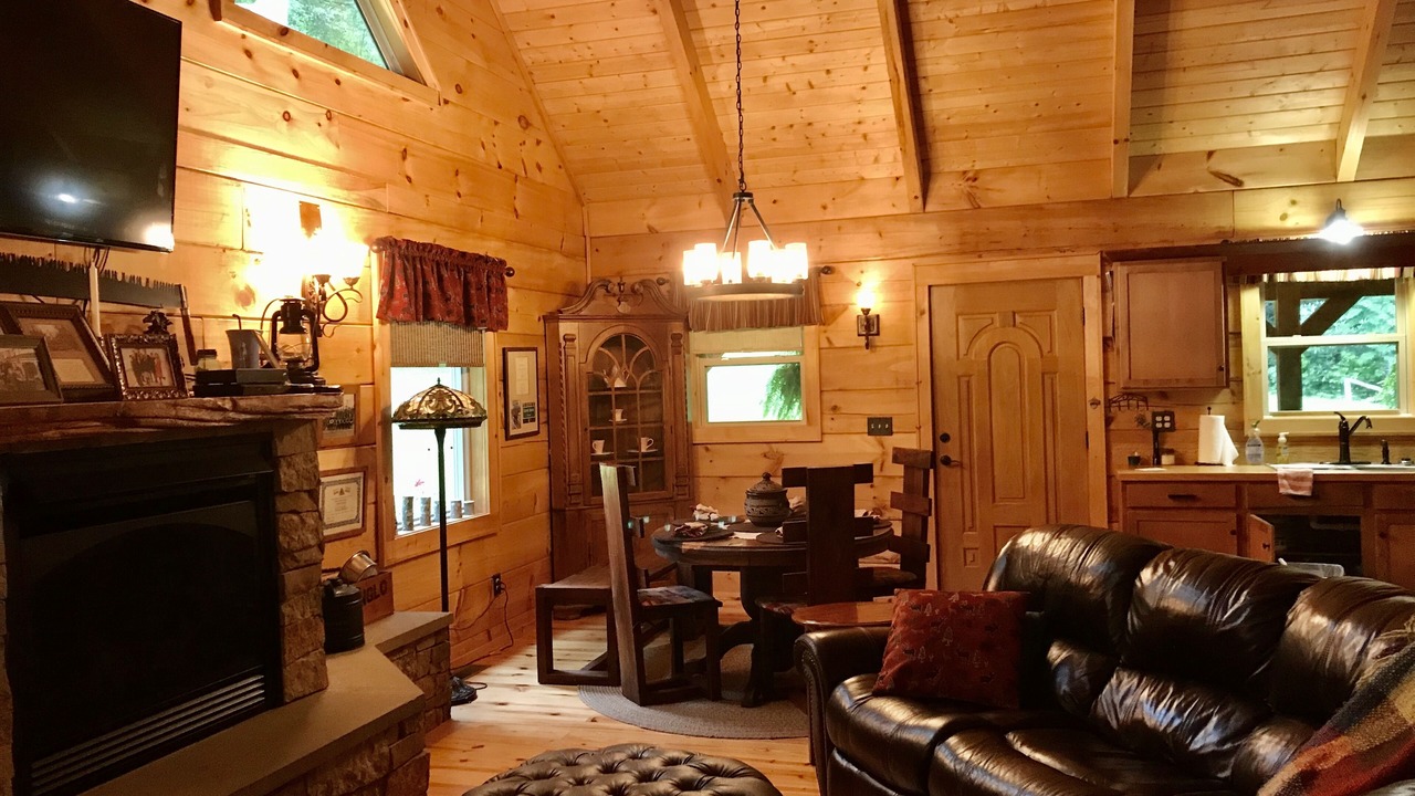 Photo of Bedroom in Roan Mountain