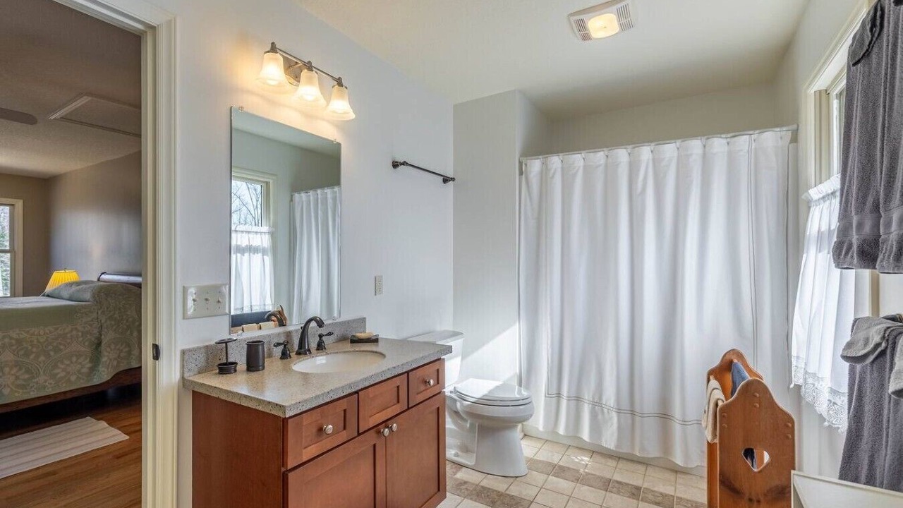 Photo of Bathroom in Nebo