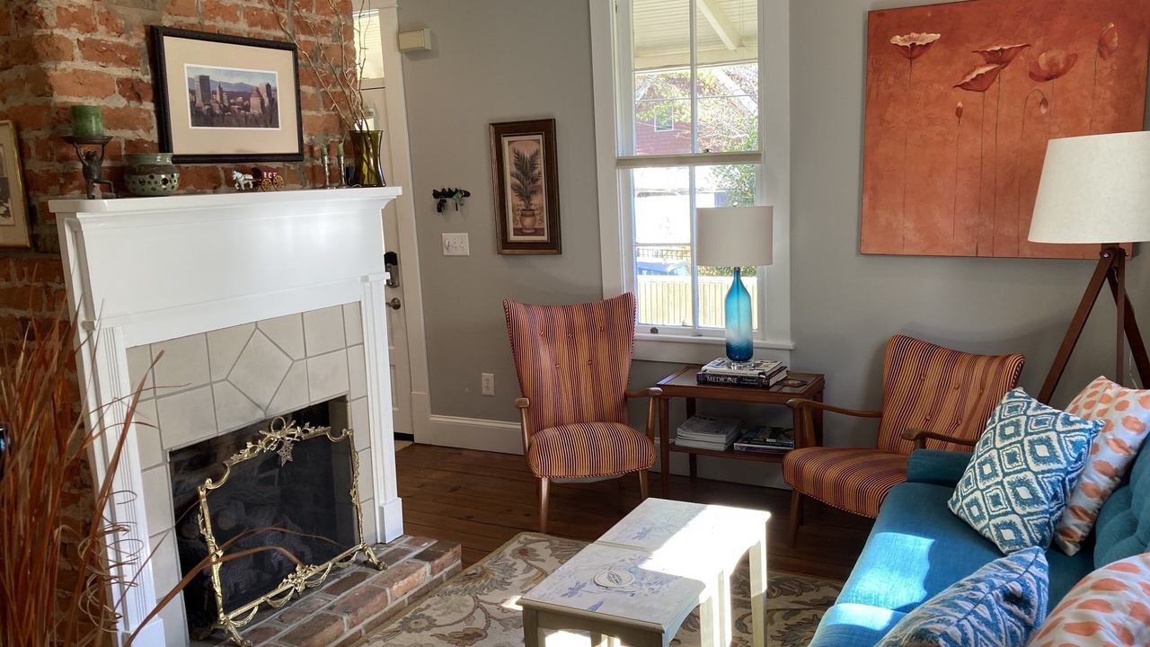 Photo of Livingroom in Historic Montford