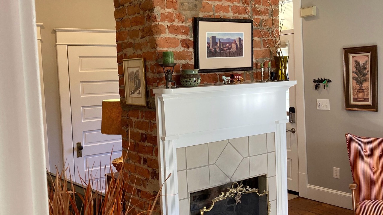 Photo of Livingroom in Historic Montford