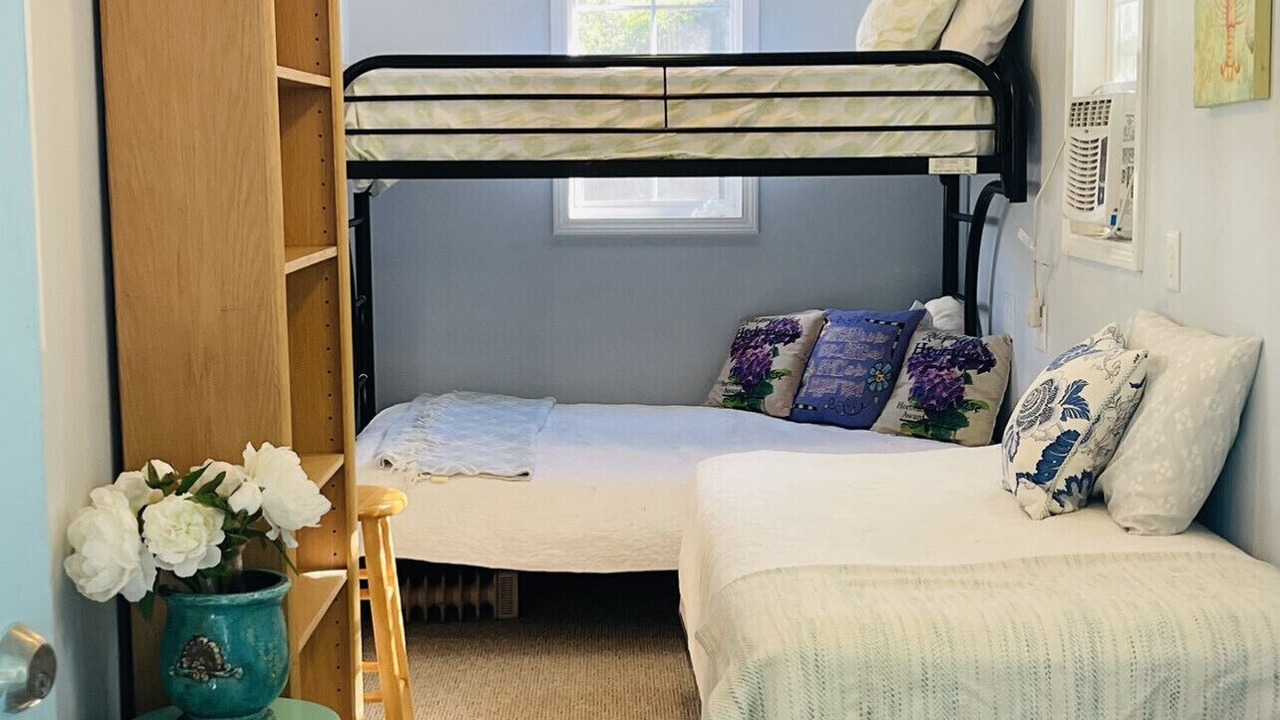 Photo of Bedroom in Garner Cove