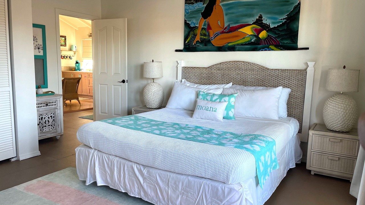Photo of Bedroom in Historic Lahaina Front Street