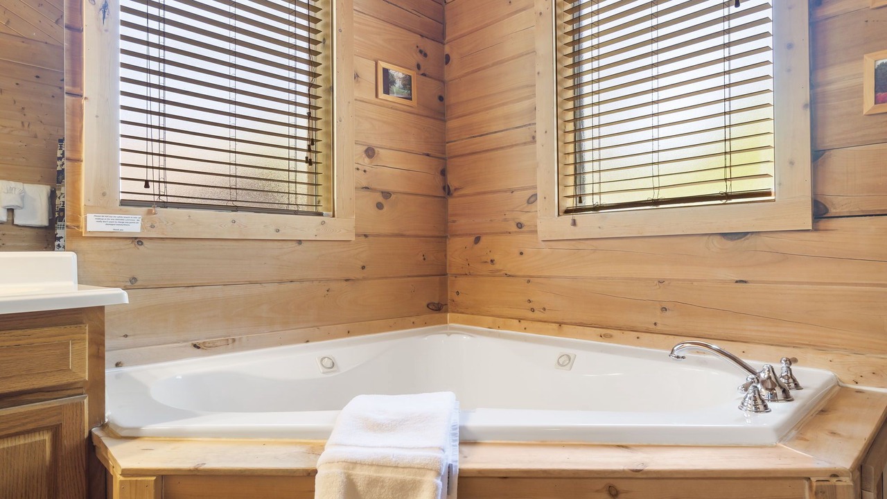Photo of Bathroom in Branson Cedars