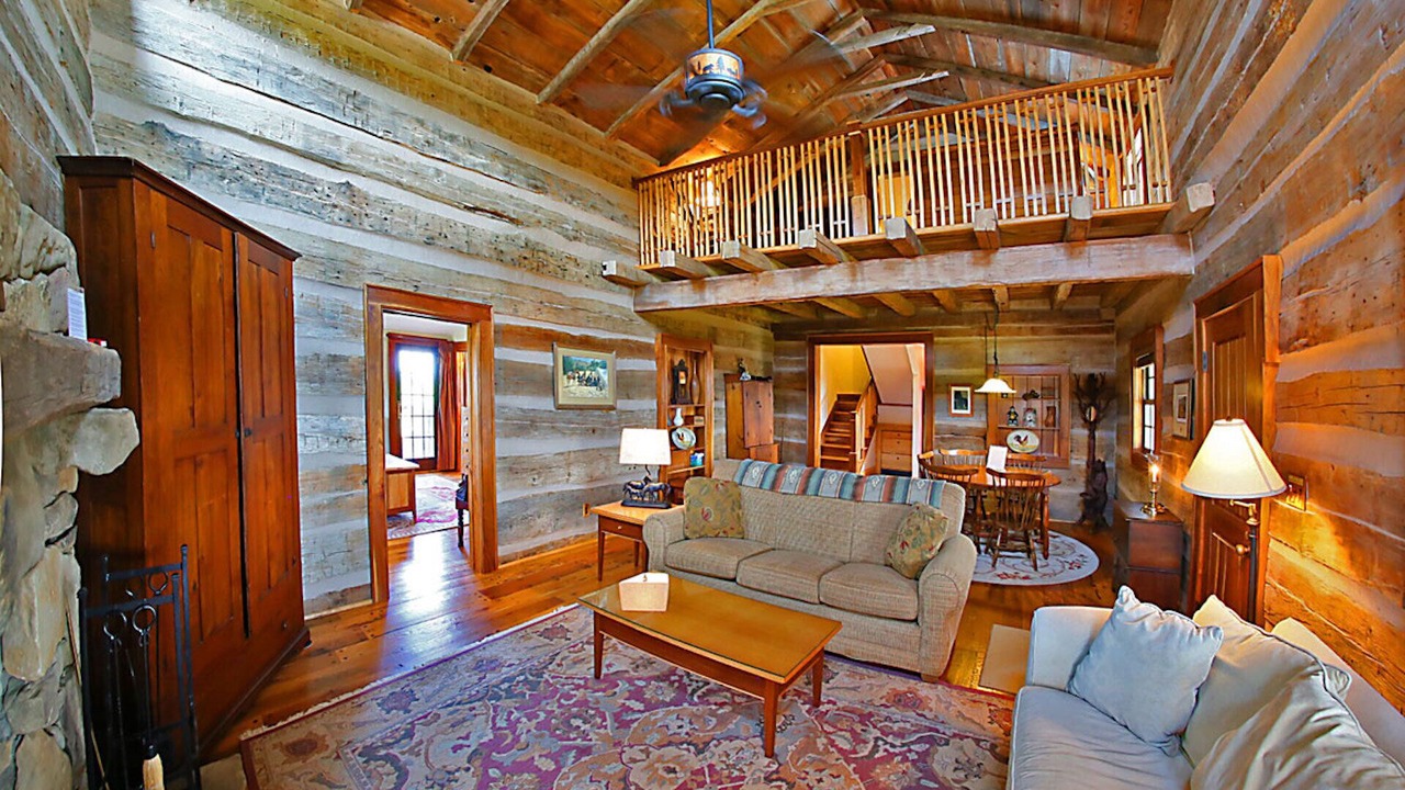 Photo of Livingroom in Clendenin