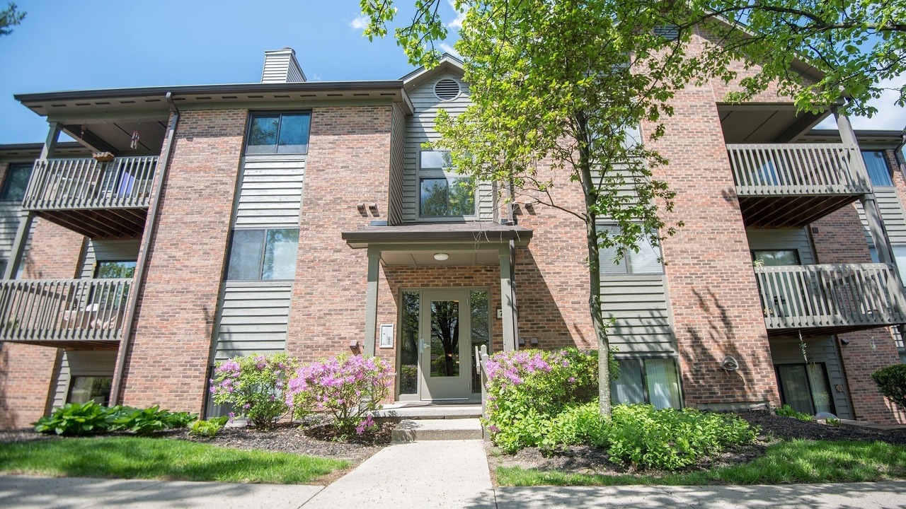 Photo of Outdoor in Roselawn Finance