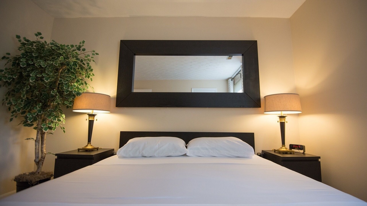 Photo of Bedroom in Roselawn Finance