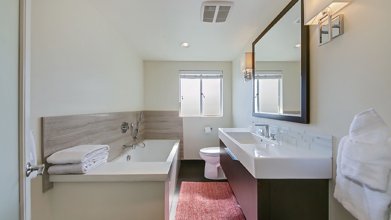 Photo of Bathroom in North Queen Anne