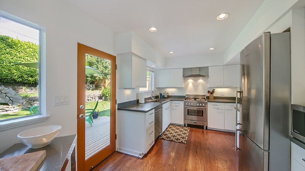 Photo of Kitchen in North Queen Anne