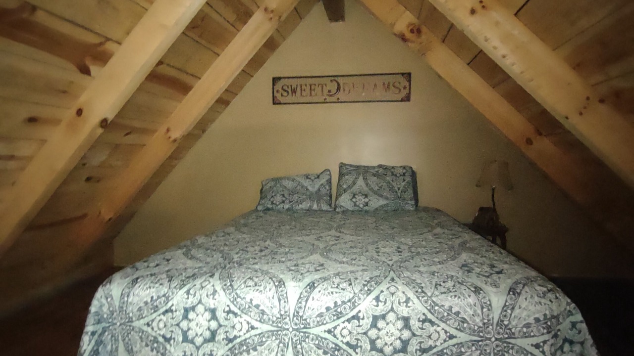 Photo of Bedroom in Frenchburg