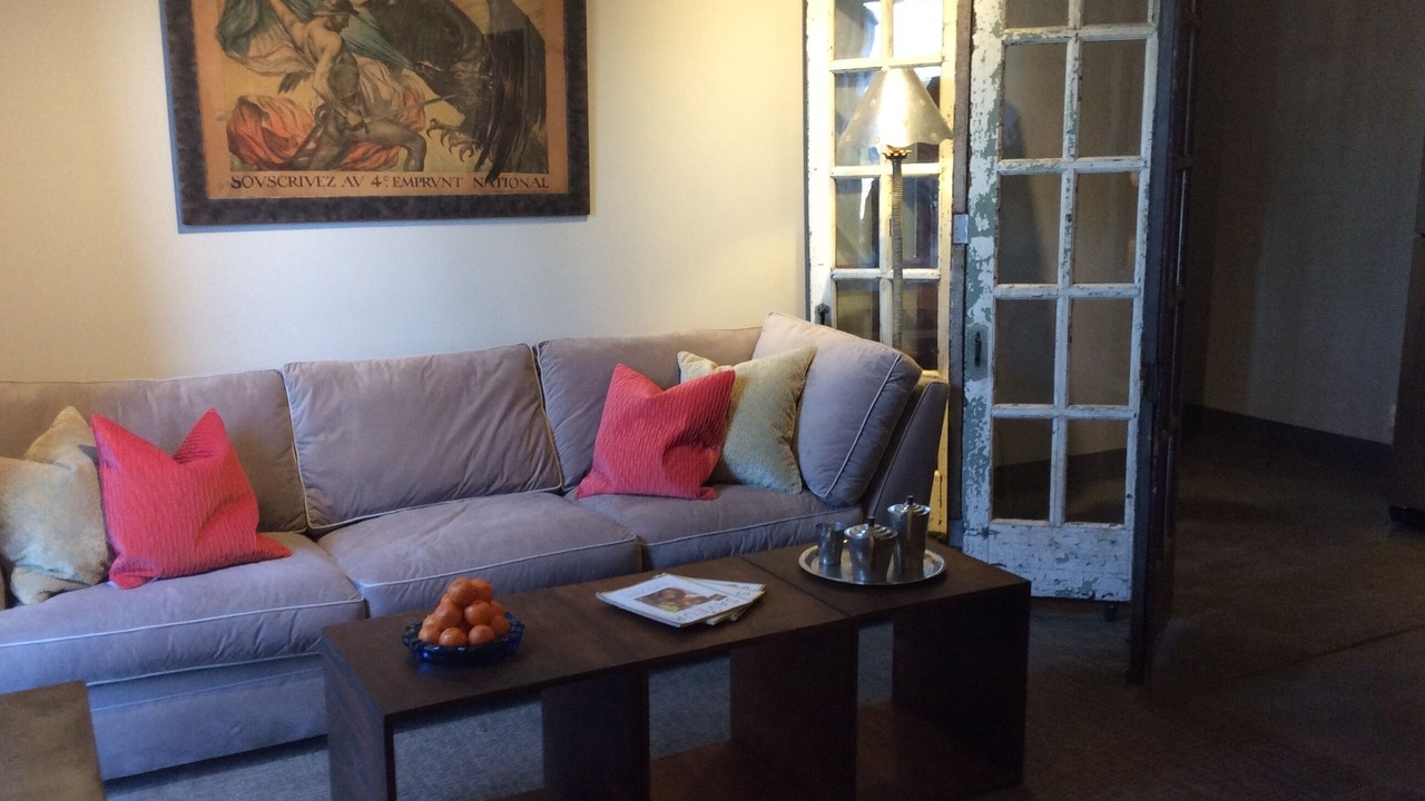 Photo of Livingroom in Downtown