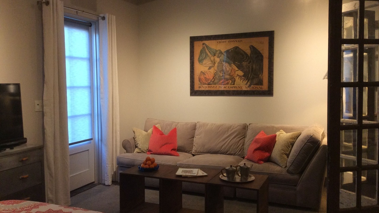Photo of Livingroom in Downtown