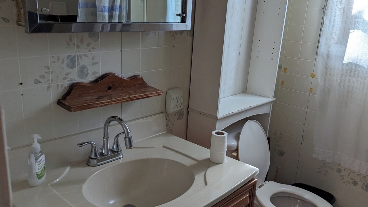 Photo of Bathroom in Elk Garden