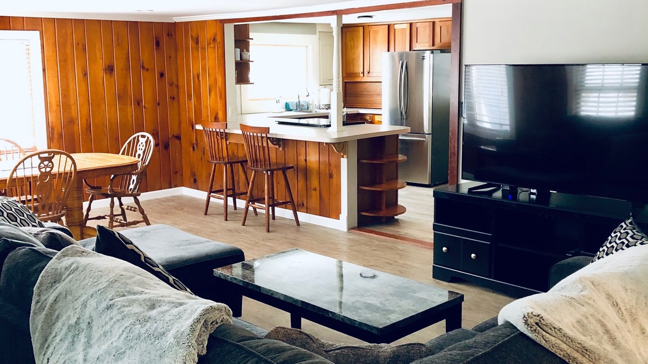 Photo of Livingroom in Saratoga Springs