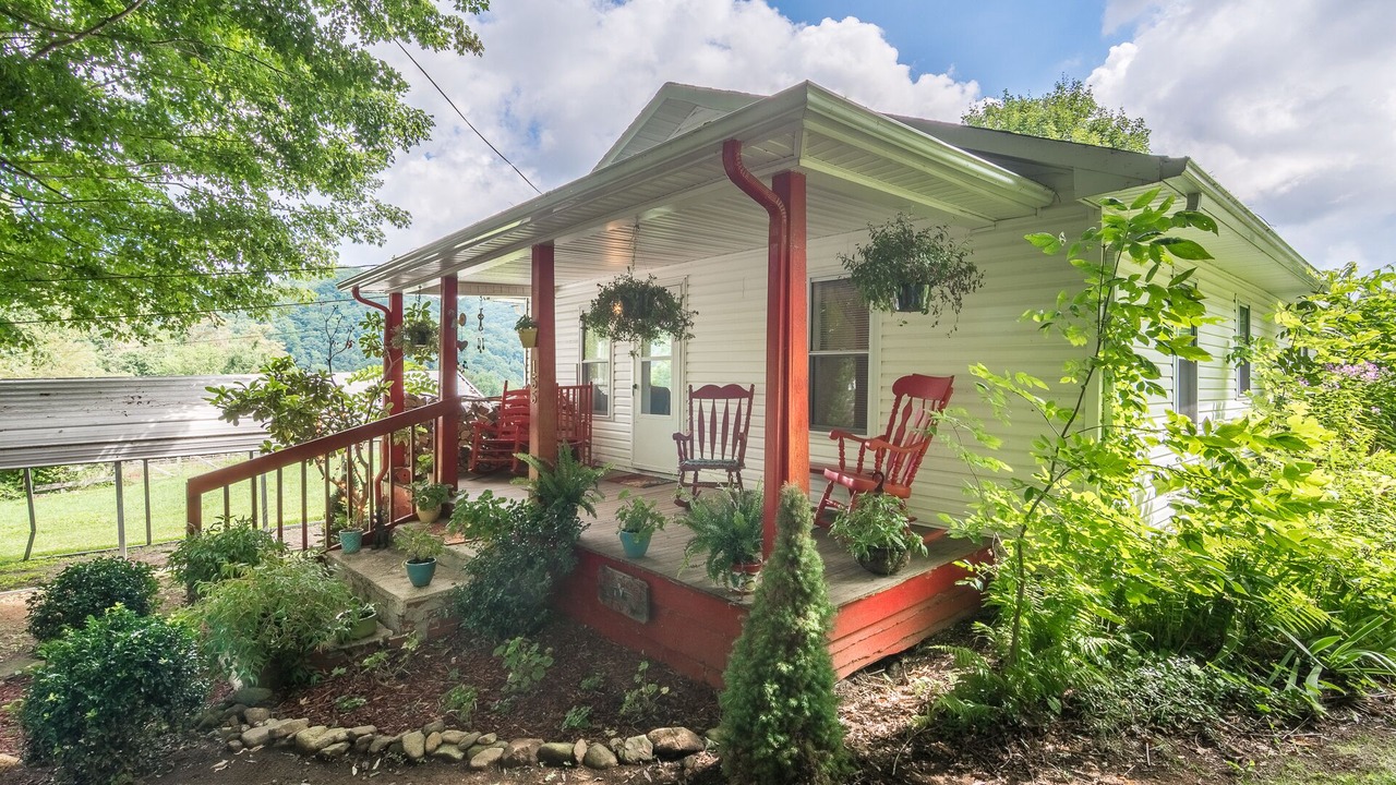 Photo of Patio Balcony in Roan Mountain