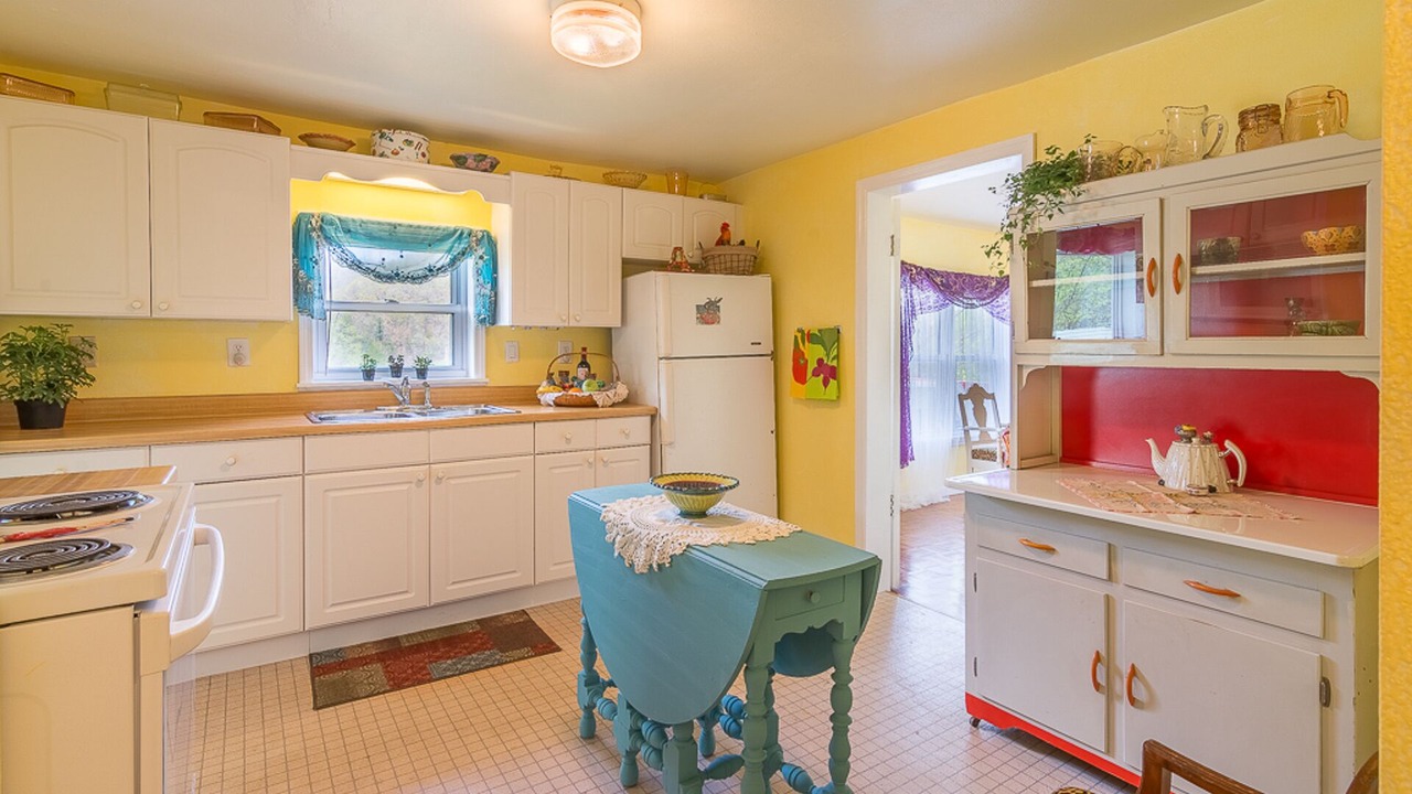 Photo of Kitchen in Roan Mountain