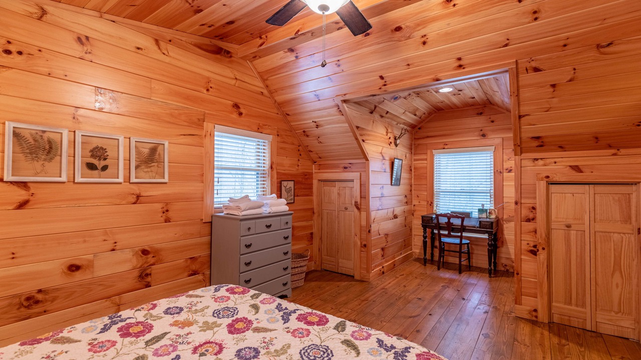 Photo of Bedroom in Elk Park