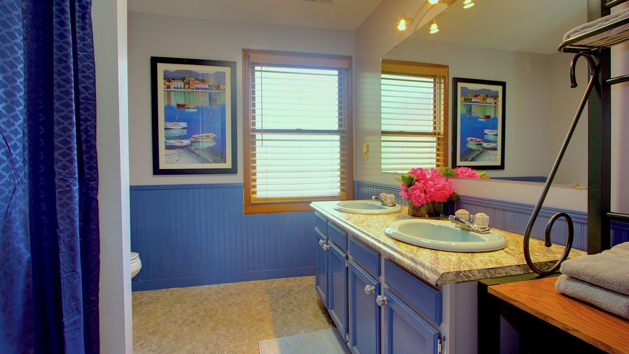 Photo of Bathroom in Swannanoa