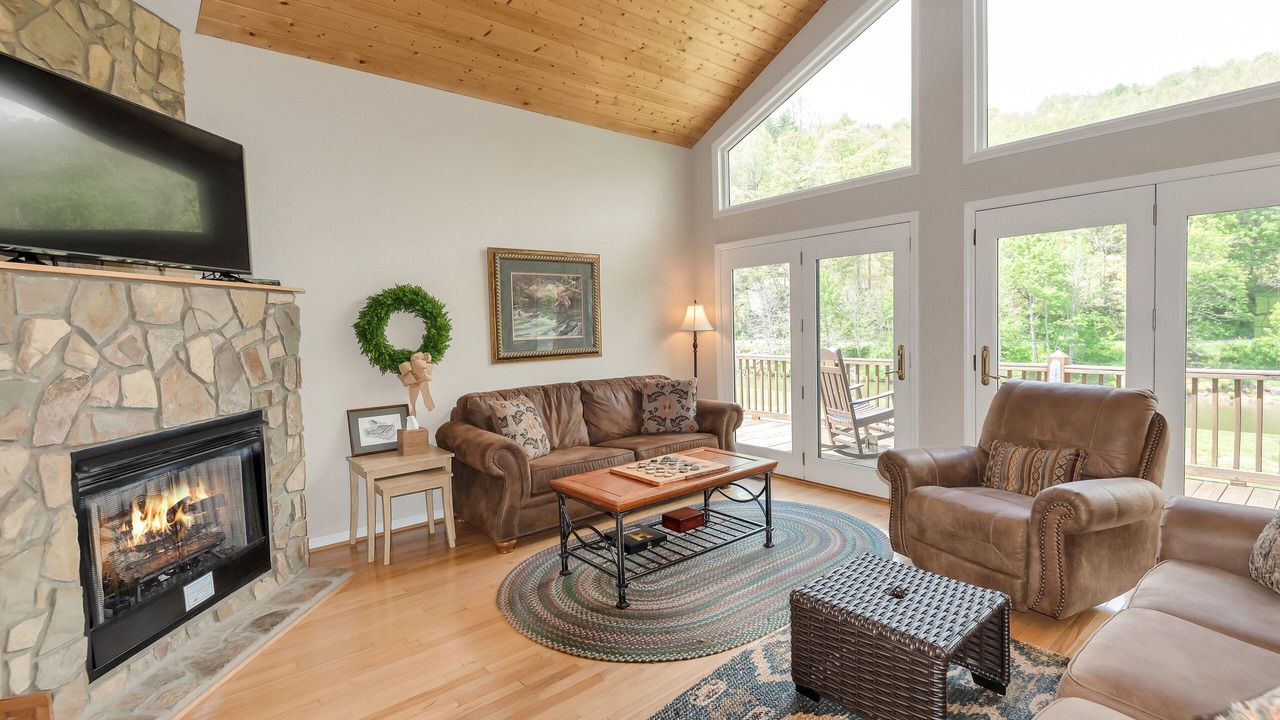 Photo of Livingroom in Fleetwood