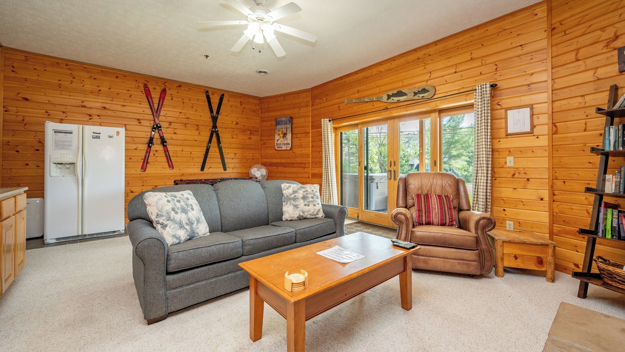 Photo of Livingroom in McHenry