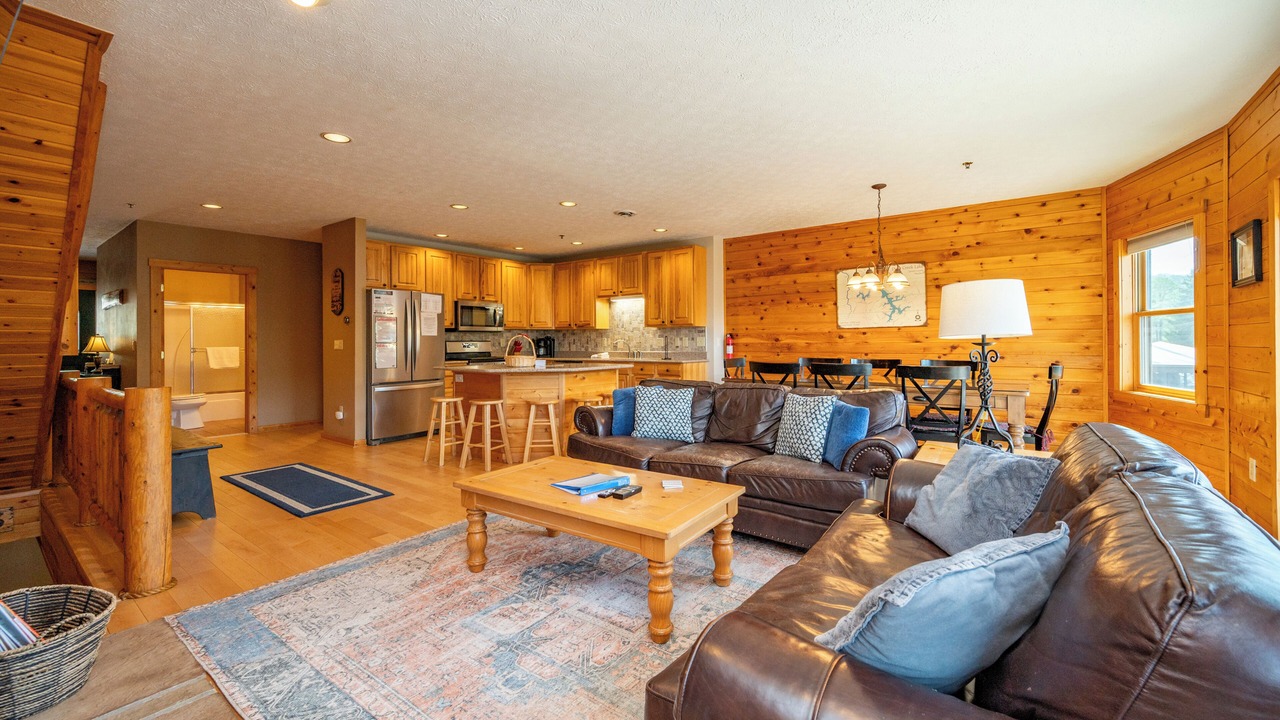 Photo of Livingroom in McHenry