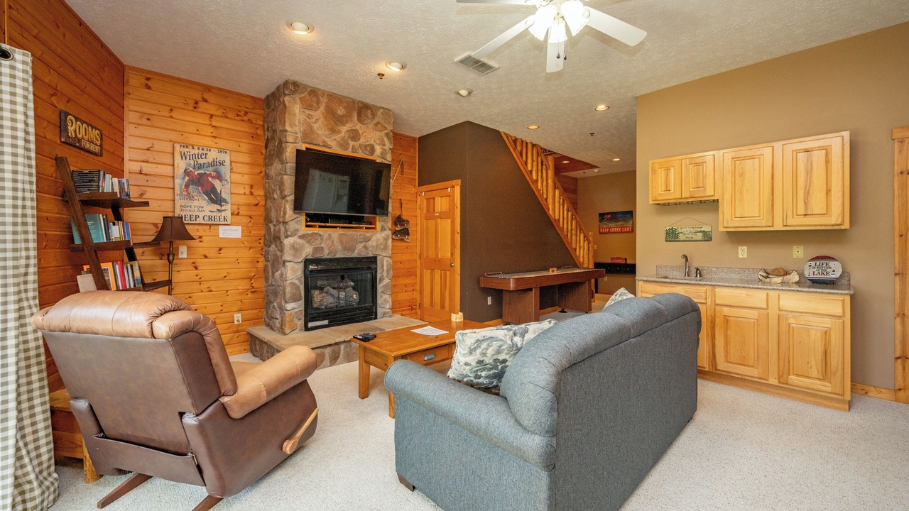 Photo of Livingroom in McHenry