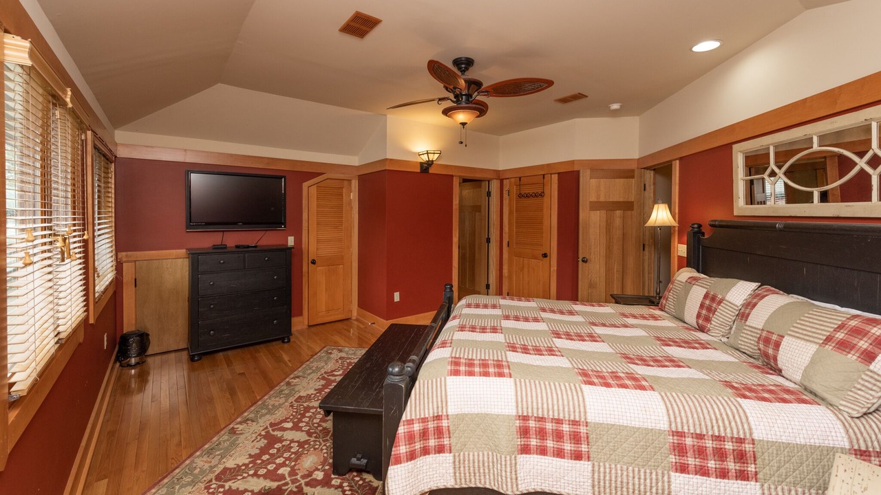 Photo of Bedroom in McHenry