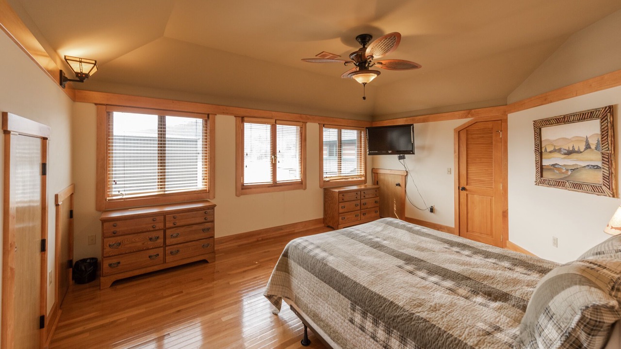 Photo of Bedroom in McHenry