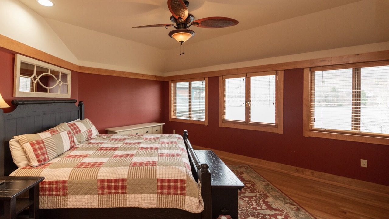 Photo of Bedroom in McHenry