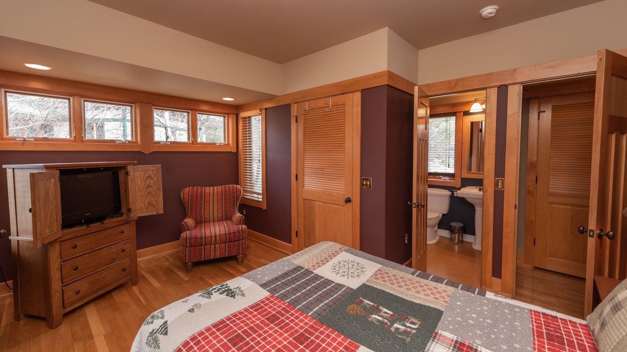 Photo of Bedroom in McHenry