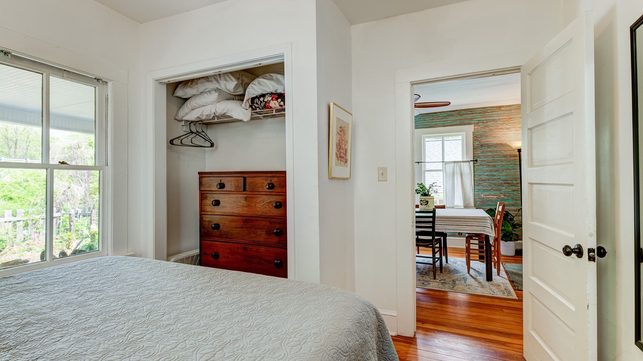 Photo of Bedroom in Woodfin