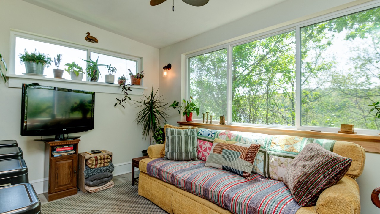 Photo of Livingroom in Woodfin