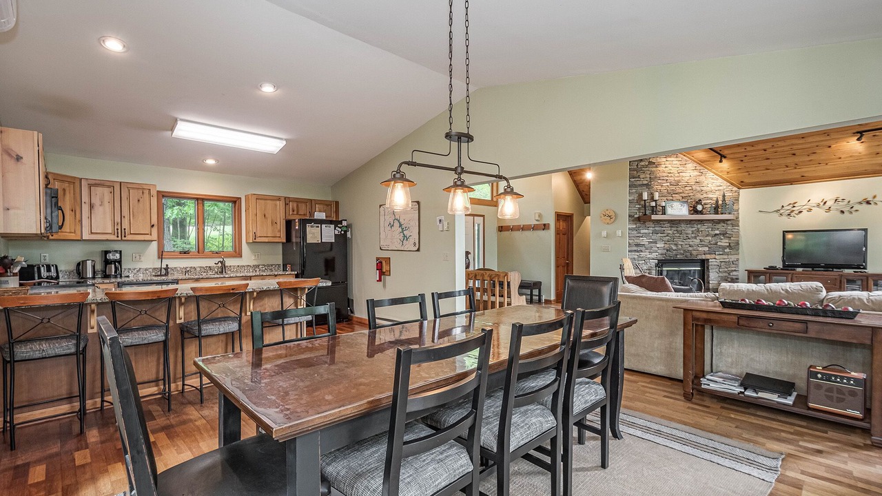 Photo of Livingroom in McHenry
