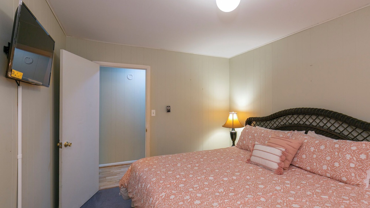 Photo of Bedroom in Berkeley Springs