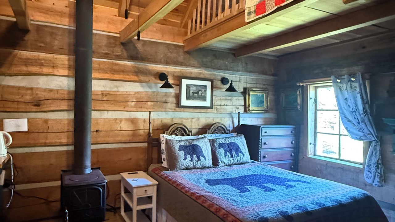 Photo of Bedroom in Barnardsville