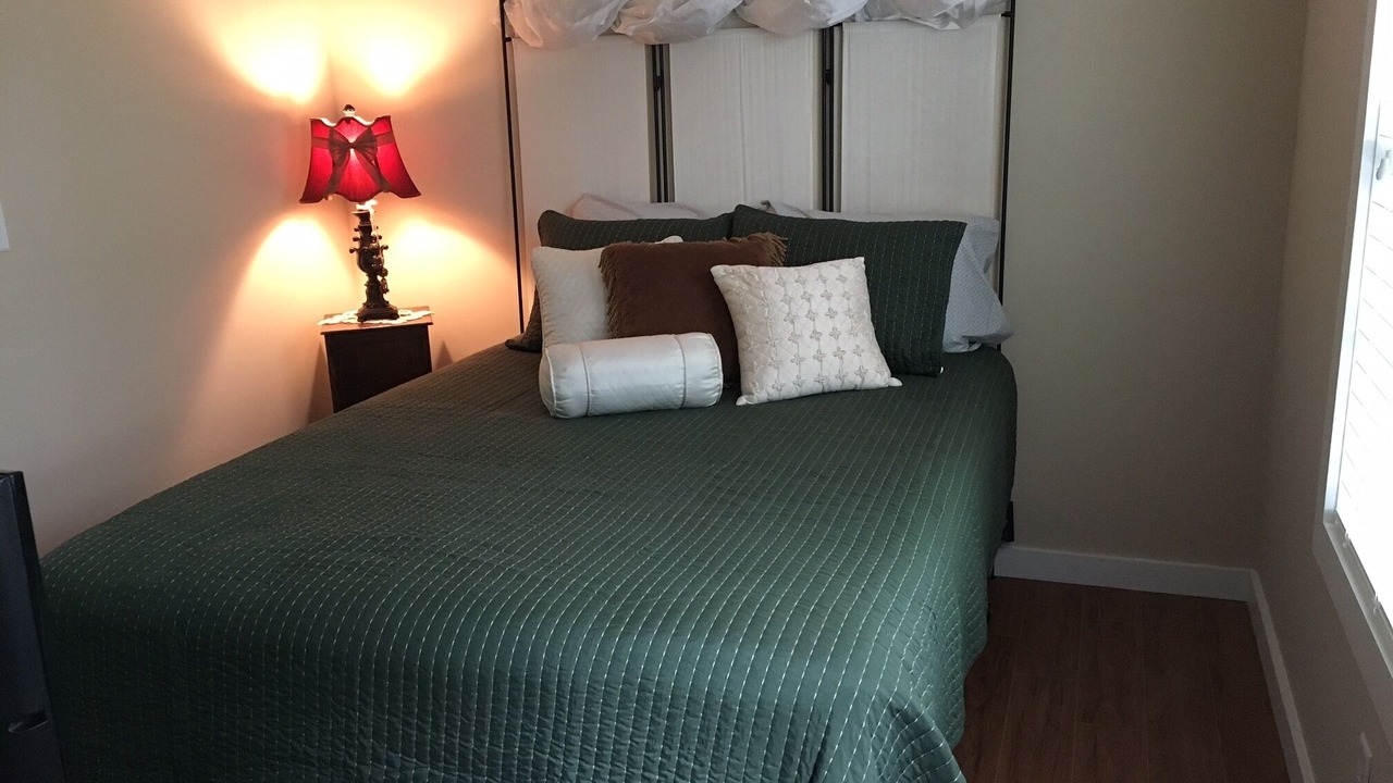 Photo of Bedroom in Crittenden