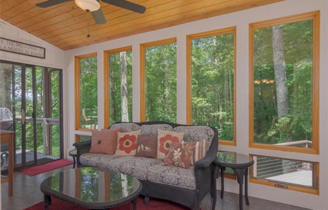 Photo of Livingroom in Brevard