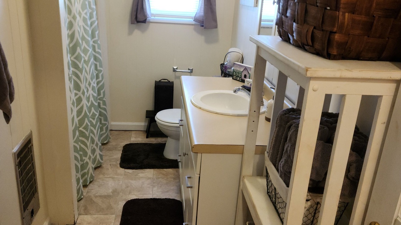 Photo of Bathroom in Mountain City