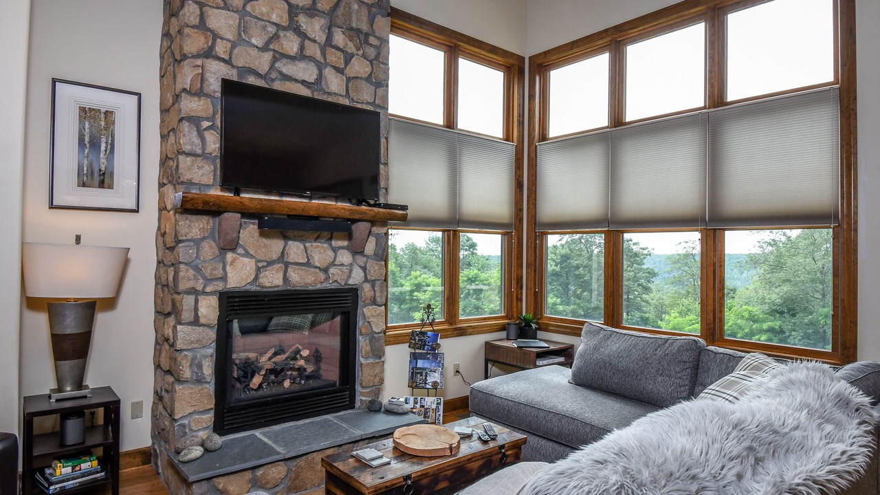 Photo of Livingroom in McHenry