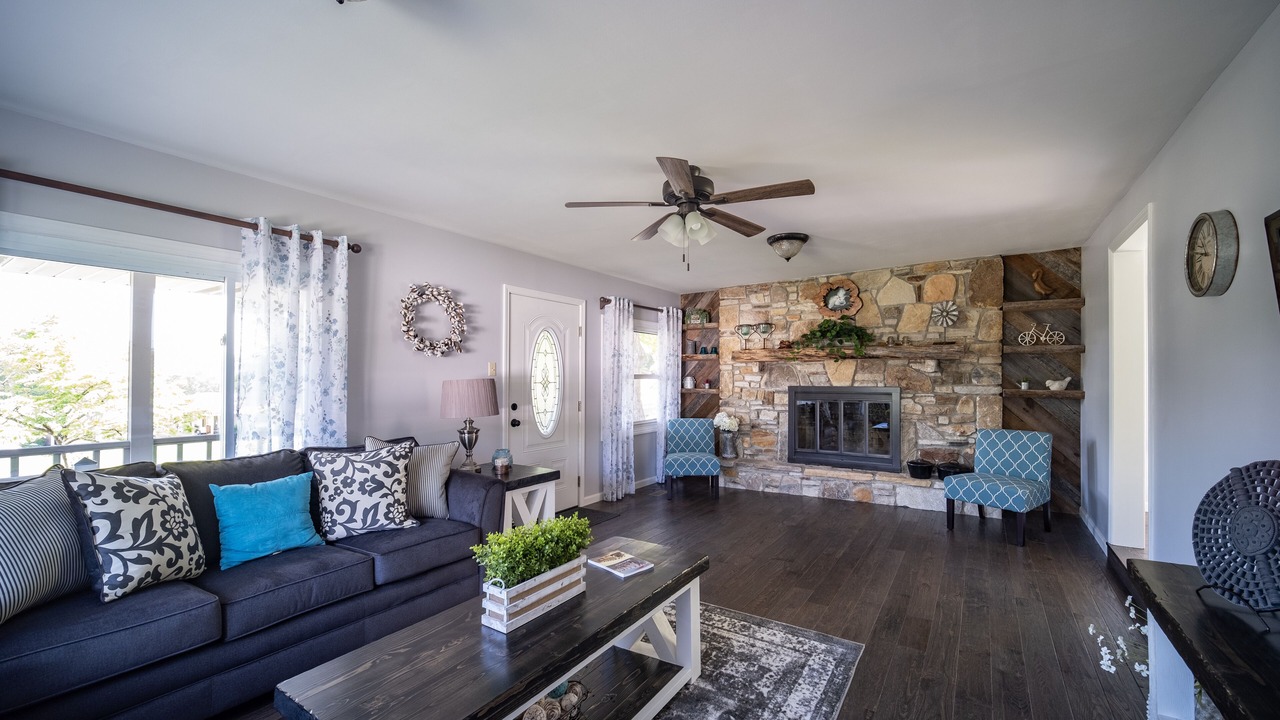 Photo of Livingroom in Brevard