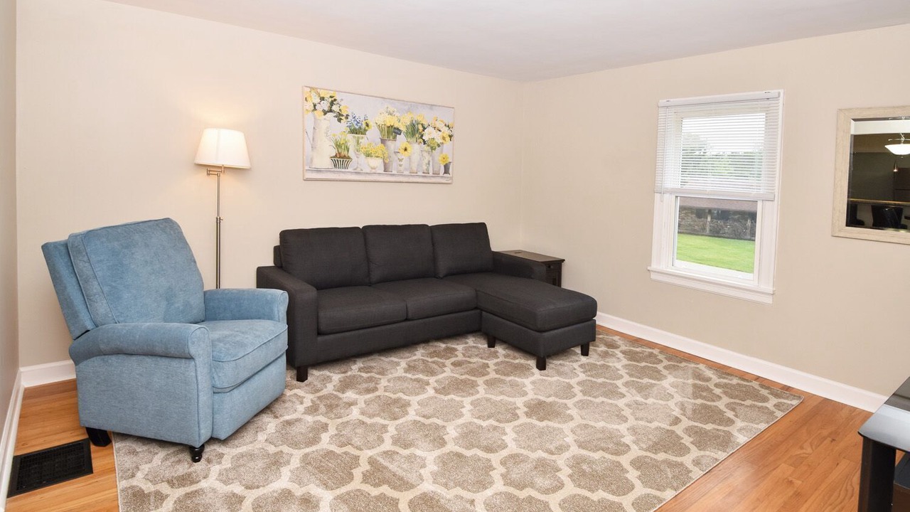 Photo of Livingroom in Blue Ash