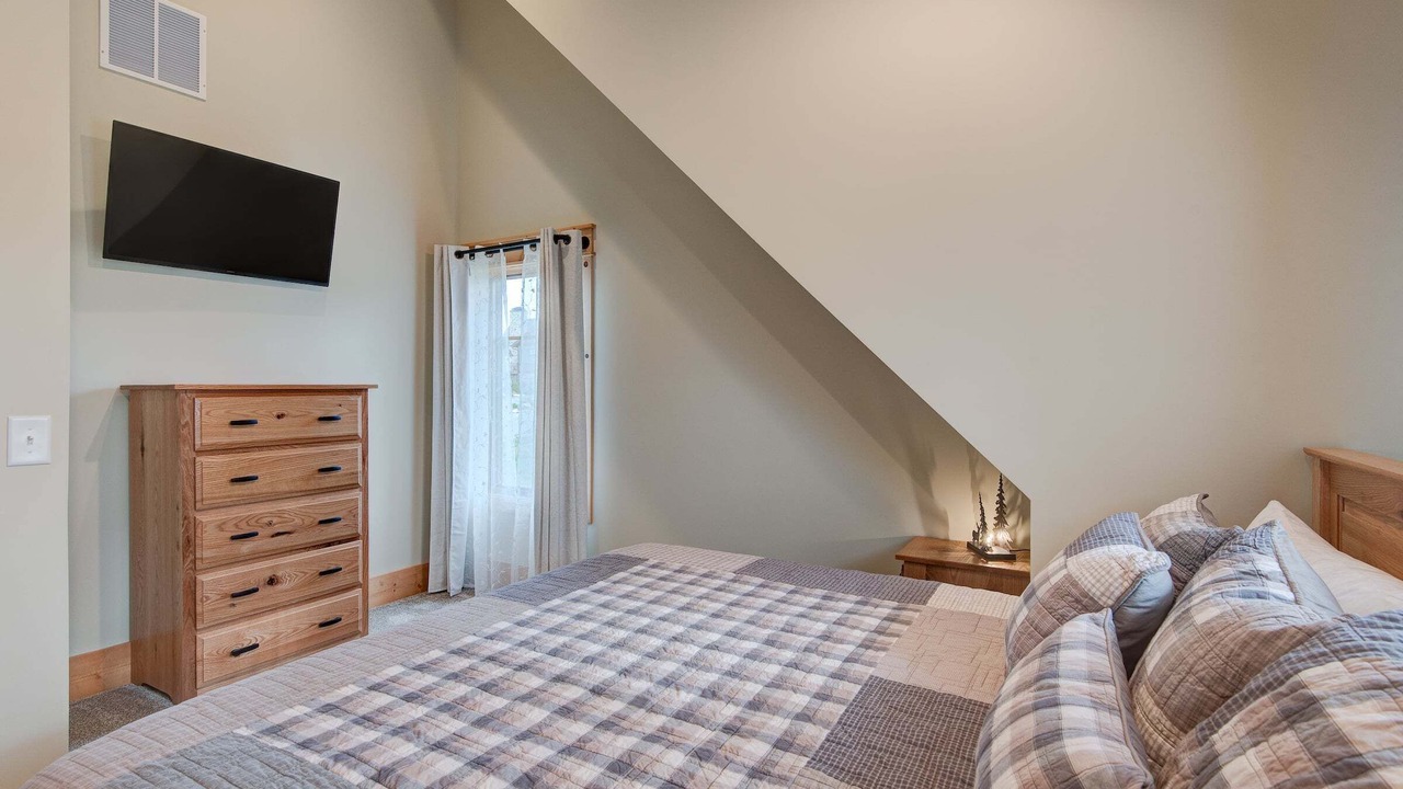 Photo of Bedroom in Elk Park