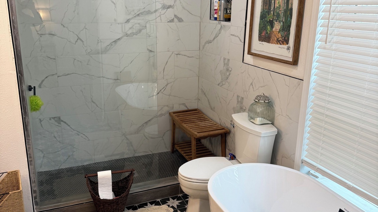 Photo of Bathroom in Roan Mountain