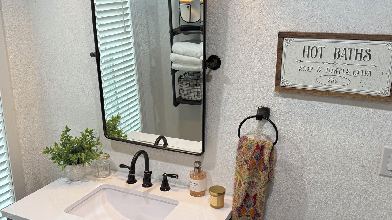 Photo of Bathroom in Roan Mountain