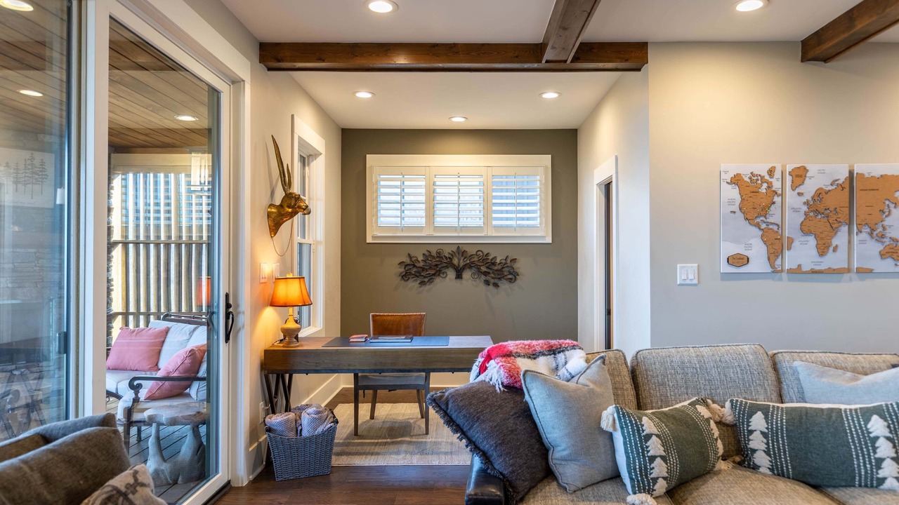 Photo of Livingroom in Lenoir