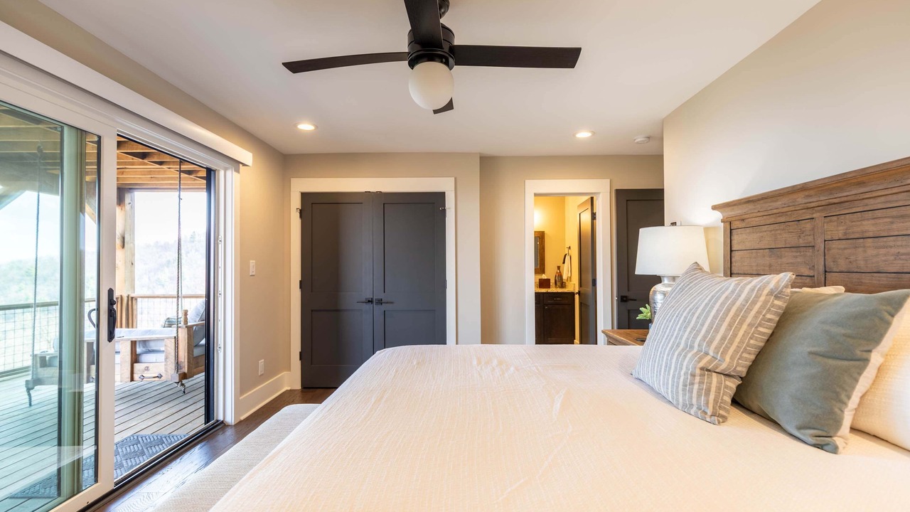 Photo of Bedroom in Lenoir
