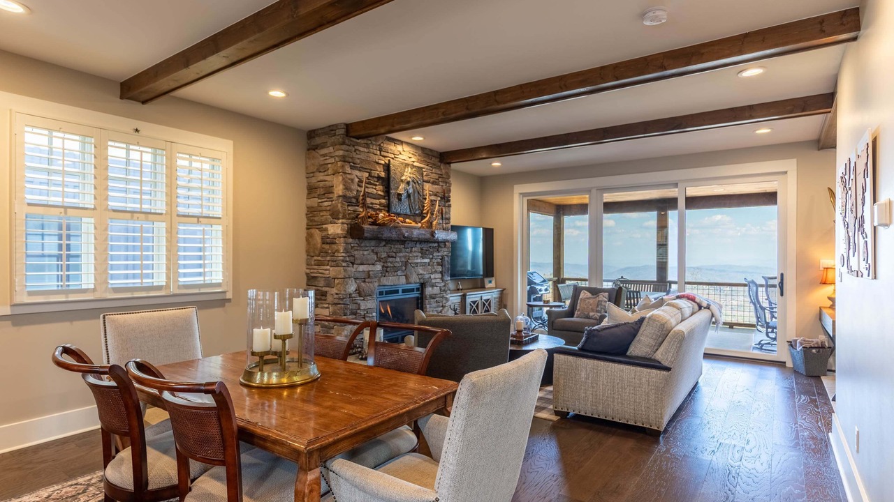 Photo of Livingroom in Lenoir